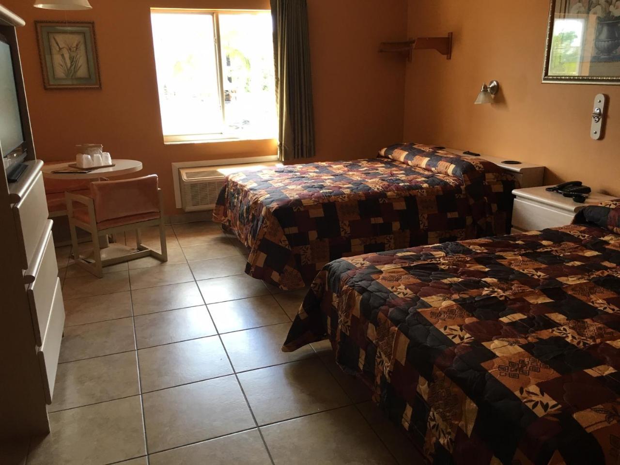 Hialeah Motel - Adults Only Маямі Екстер'єр фото